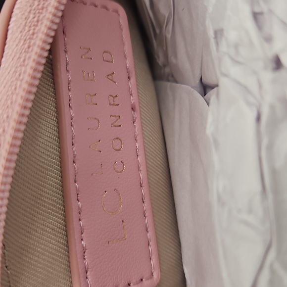 LC Lauren Conrad Pink Beaded Shell Pouch - NWT - Picture 3 of 5